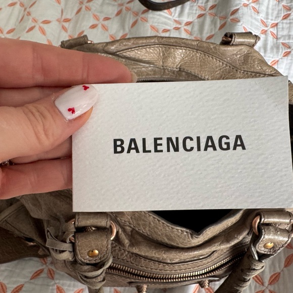 Balenciaga Taupe Leather Shoulder Bag - Picture 2 of 8